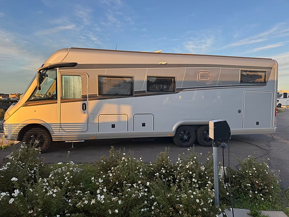 Carthago E-line 61 XL LE Mercedes 170 HK, HPC hydrauliske støtteben, takklima, TVx2, fekalietank +++ 6 of 29