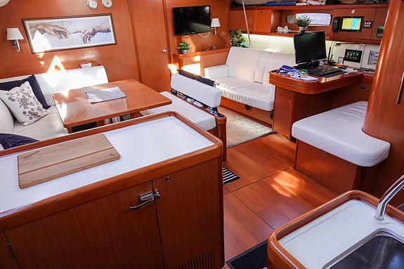 BENETEAU OCEANIS 54  – UNIK LANGTURSEILER MED ELEKTRISK FREMDRIFT 3 of 30