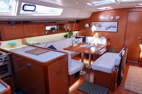 BENETEAU OCEANIS 54  – UNIK LANGTURSEILER MED ELEKTRISK FREMDRIFT 4 of 30