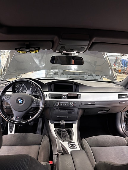 BMW 318d 17 of 20
