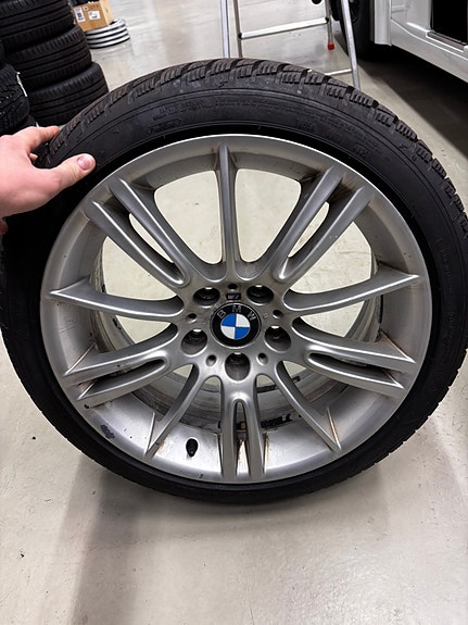 BMW 318d 19 of 20