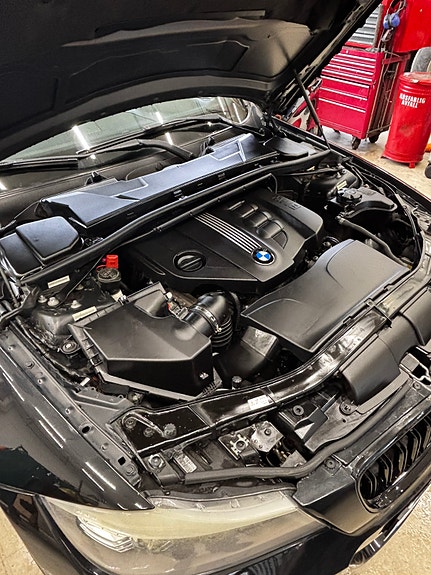 BMW 318d 9 of 20