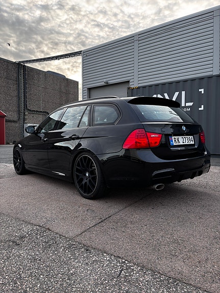 BMW 318d 4 of 20