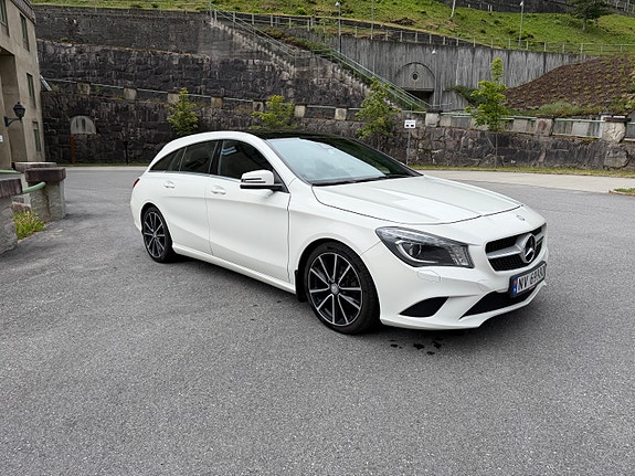 Mercedes-Benz CLA180 2 of 30