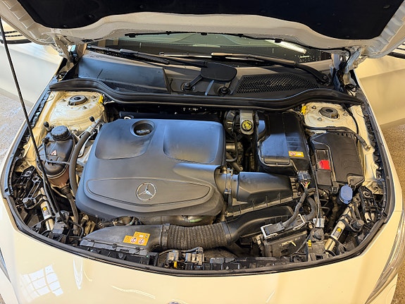 Mercedes-Benz CLA180 22 of 30