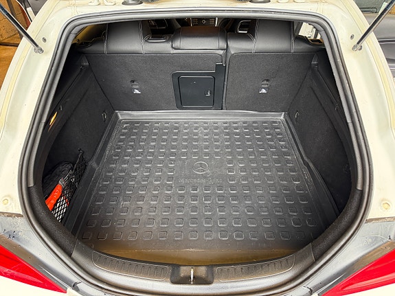 Mercedes-Benz CLA180 23 of 30