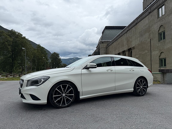 Mercedes-Benz CLA180 4 of 30