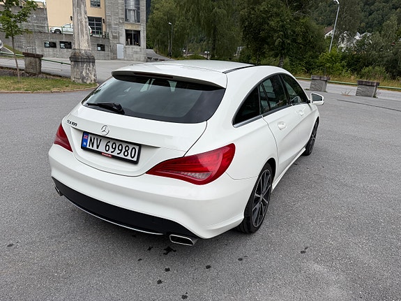Mercedes-Benz CLA180 8 of 30