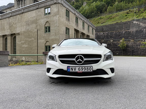 Mercedes-Benz CLA180 11 of 30