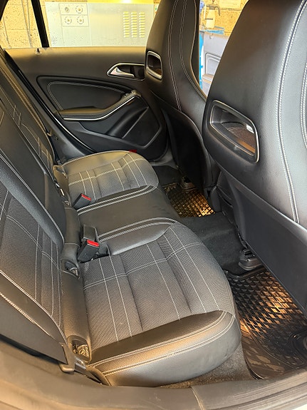 Mercedes-Benz CLA180 24 of 30