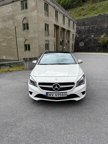 Mercedes-Benz CLA180 3 of 30