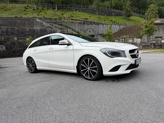Mercedes-Benz CLA180 5 of 30