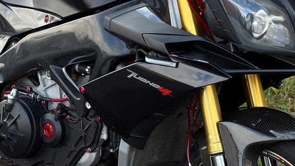 Aprilia TUONO V4 APRC BLACK ABS / Carbon / Påkostet / AR-Slip On 17 of 18