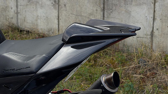 Aprilia TUONO V4 APRC BLACK ABS / Carbon / Påkostet / AR-Slip On 13 of 18