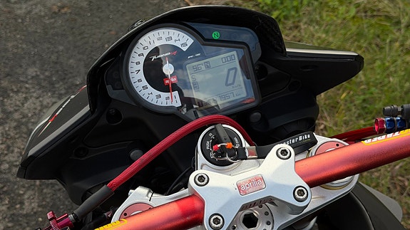 Aprilia TUONO V4 APRC BLACK ABS / Carbon / Påkostet / AR-Slip On 10 of 18