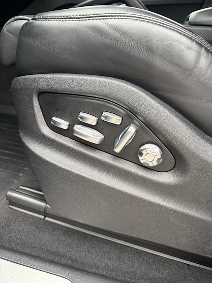 Porsche Cayenne 11 of 15