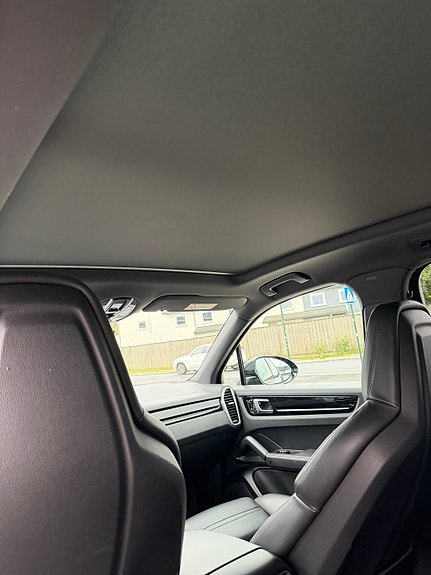Porsche Cayenne 15 of 15