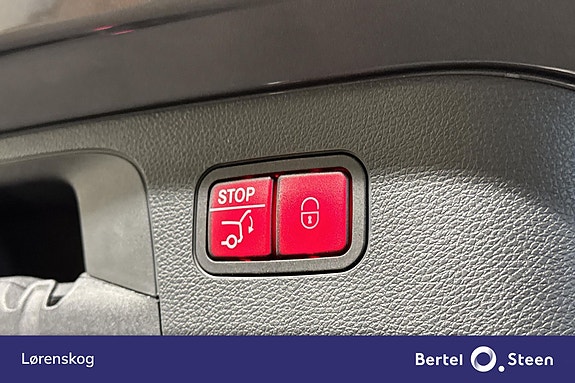 Mercedes-Benz EQC400 28 of 29