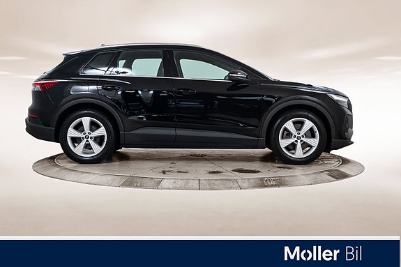Audi Q4 e-tron 6 of 25