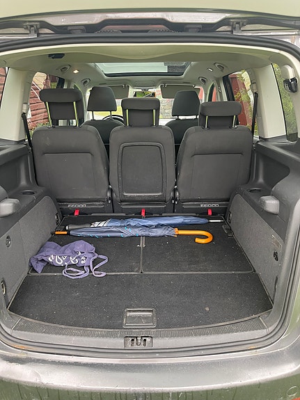 Volkswagen Touran 6 of 9