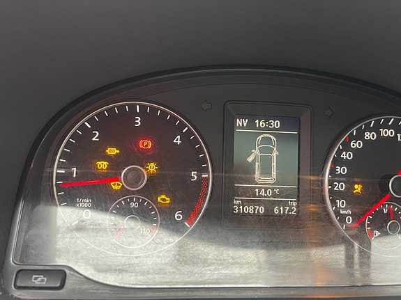 Volkswagen Touran 7 of 9