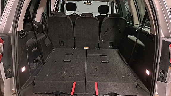 Ford Galaxy 9 of 29
