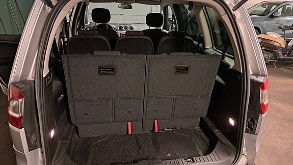Ford Galaxy 10 of 29