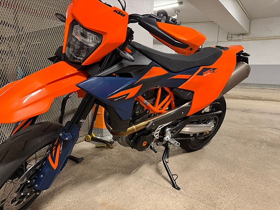 KTM 690 SMC 7 of 10