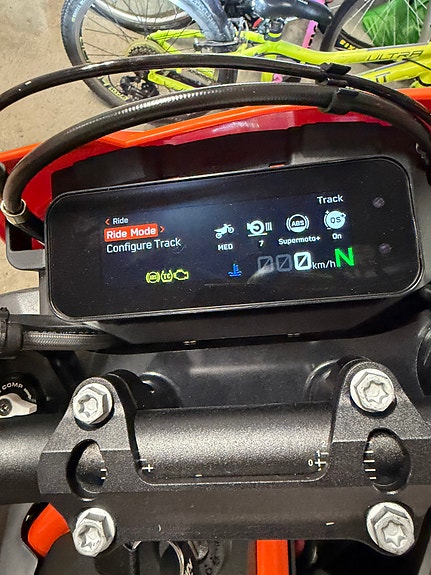 KTM 690 SMC 6 of 10