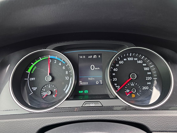 Volkswagen Golf VII 26 of 29