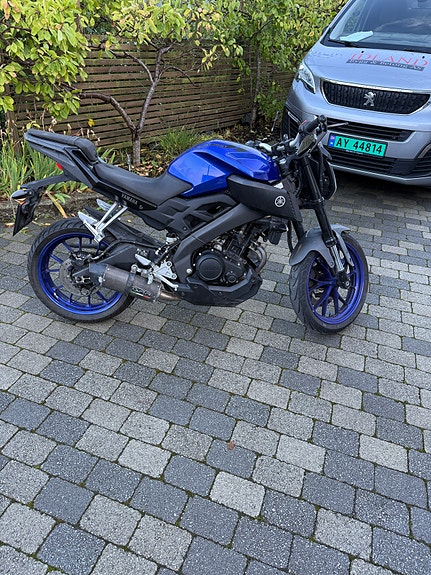 Yamaha MT-125 2 of 6