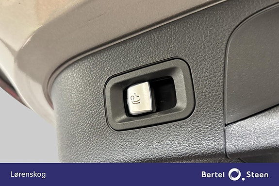 Mercedes-Benz EQC400 28 of 30