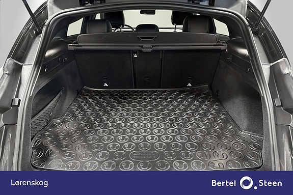 Mercedes-Benz EQC400 29 of 30