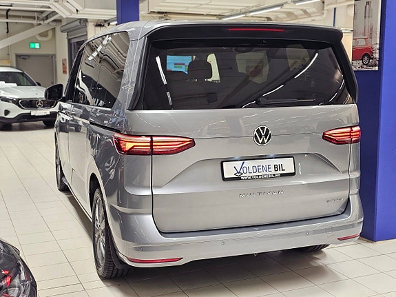 Volkswagen Multivan 6 of 30