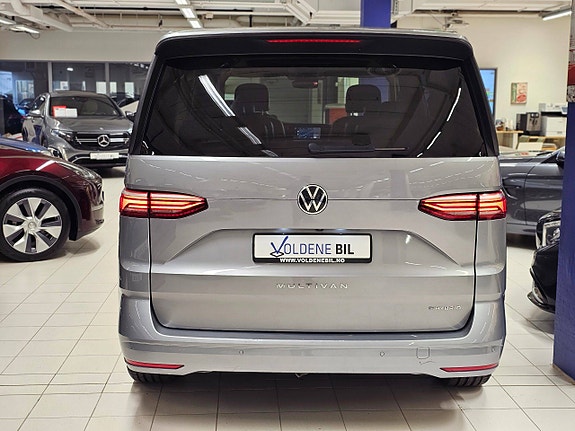 Volkswagen Multivan 5 of 30