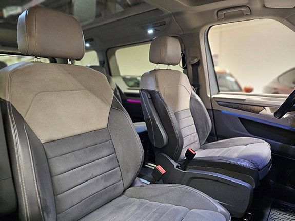 Volkswagen Multivan 13 of 30