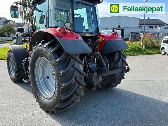 Massey Ferguson 5613 Dyna-4 med Ålø laster 2 of 15