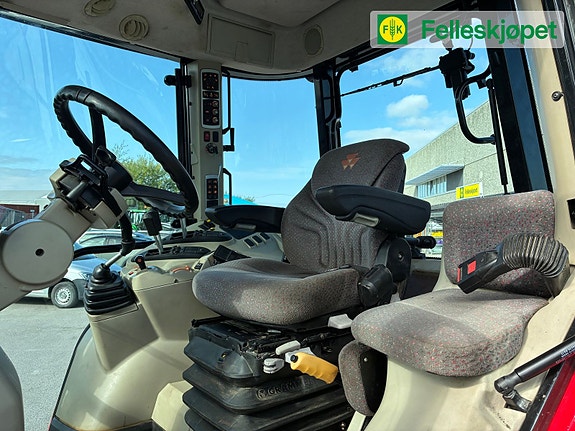 Massey Ferguson 5613 Dyna-4 med Ålø laster 10 of 15