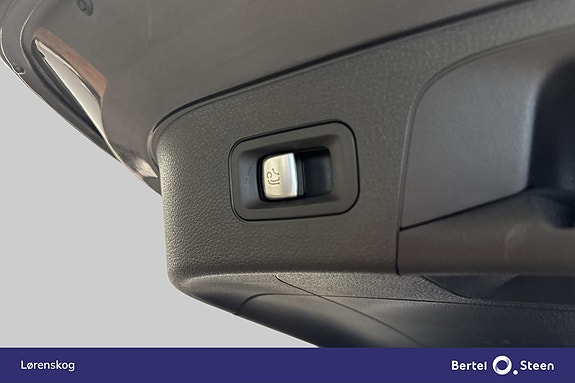 Mercedes-Benz EQC400 30 of 30