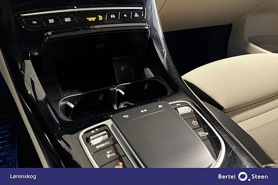 Mercedes-Benz EQC400 27 of 30