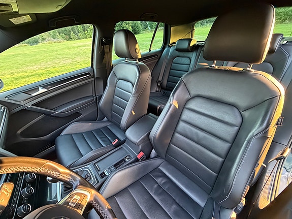 Volkswagen Golf VII 18 of 28