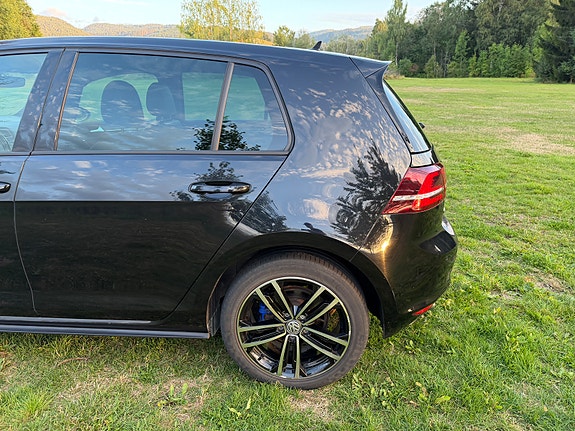 Volkswagen Golf VII 12 of 28