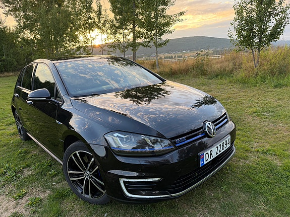 Volkswagen Golf VII 2 of 28