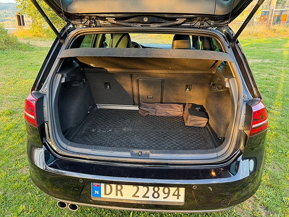 Volkswagen Golf VII 23 of 28