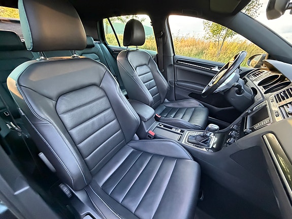 Volkswagen Golf VII 19 of 28