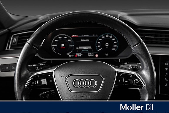 Audi e-tron 9 of 18