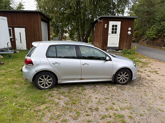 Volkswagen Golf VI 2 of 5