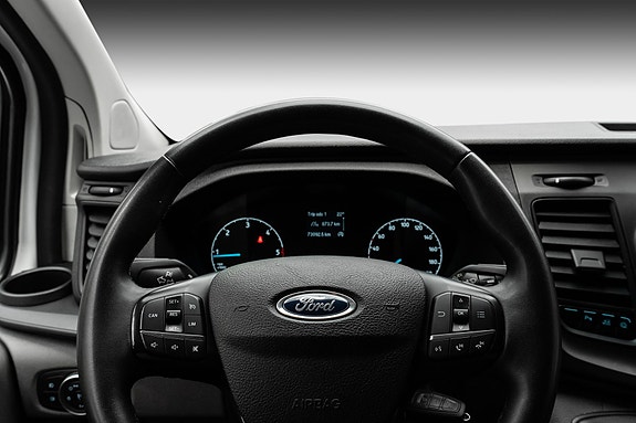 Ford Transit Custom 11 of 25