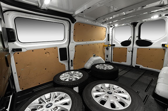 Ford Transit Custom 22 of 25