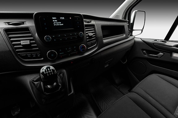 Ford Transit Custom 14 of 25